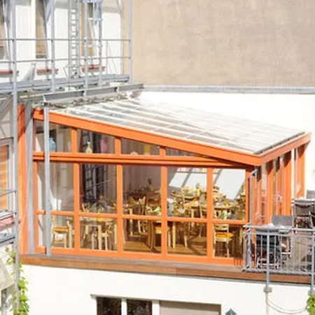 Zur Alten Stadtmauer 2*