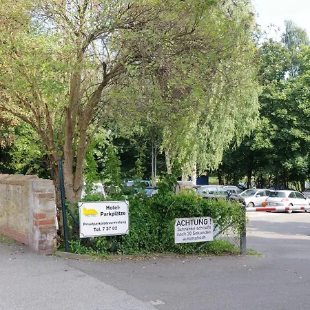 Zur Alten Stadtmauer Hotel 2*