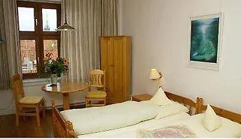 Zur Alten Stadtmauer 2*