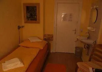 Zur Alten Stadtmauer 2* Lübeck