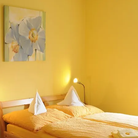 Zur Alten Stadtmauer Otel 2*