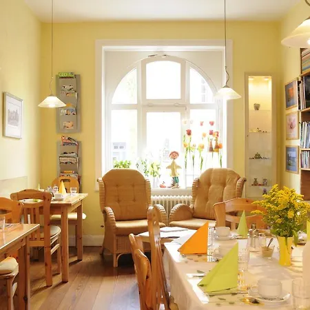 Zur Alten Stadtmauer Otel Lübeck