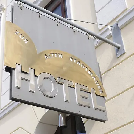 Hotel Zur Alten Stadtmauer 2*