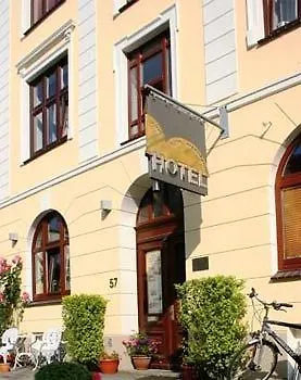 Zur Alten Stadtmauer Hotel 2*