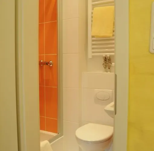 Zur Alten Stadtmauer 2*